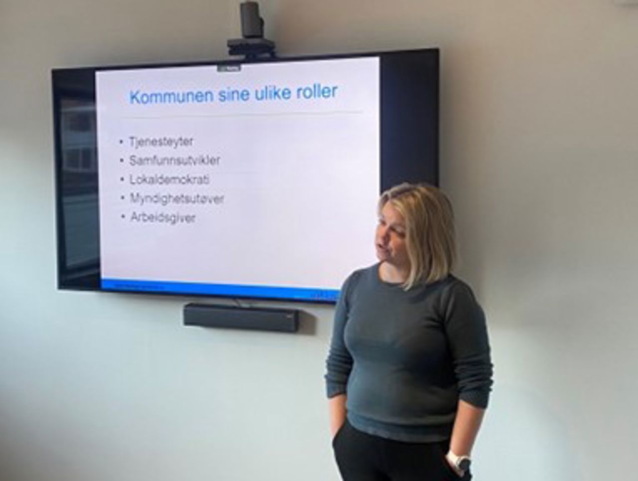 Synne viser fram ein presentasjon