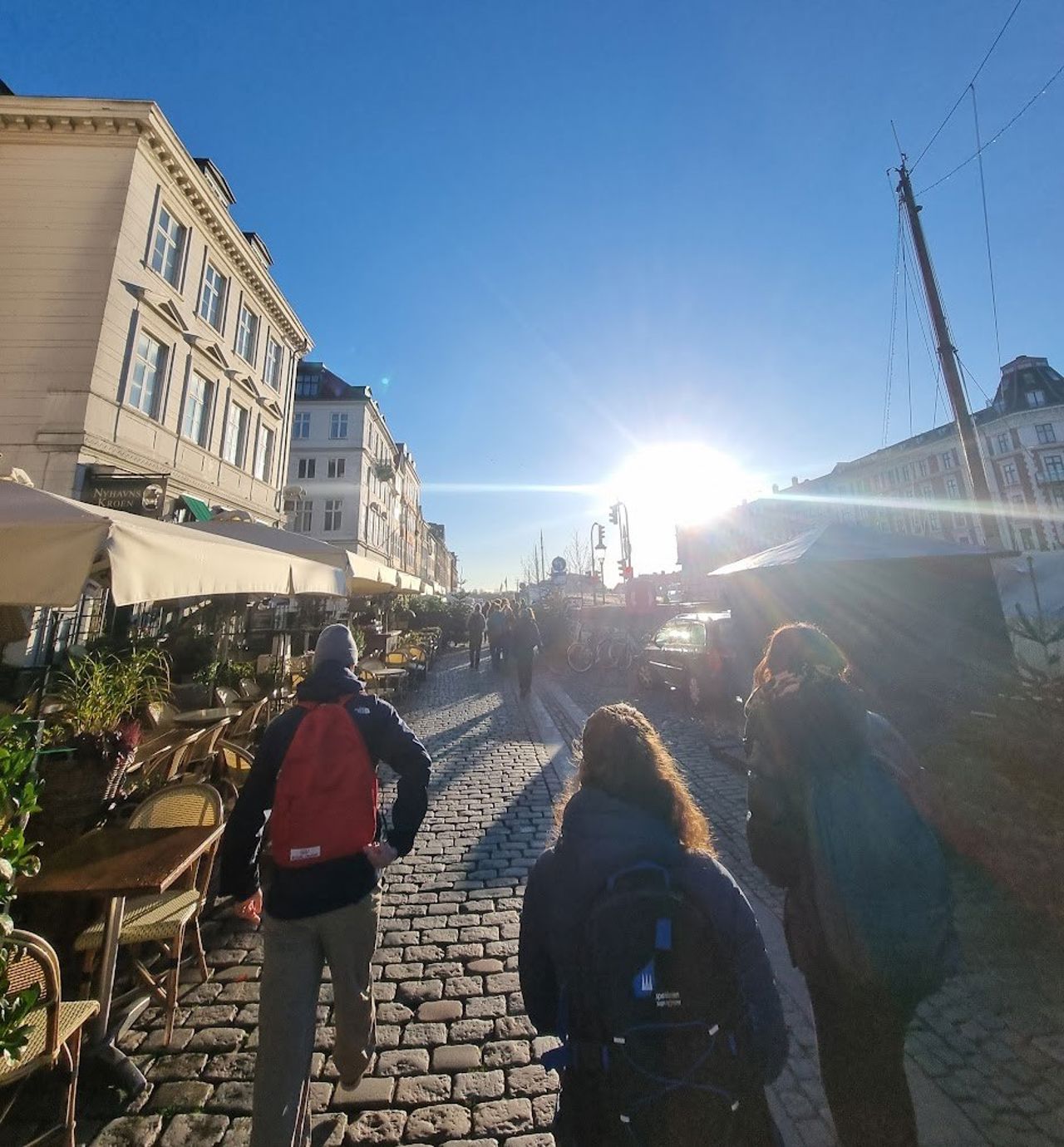 Tre ungdommar på byvandring i Hillerød